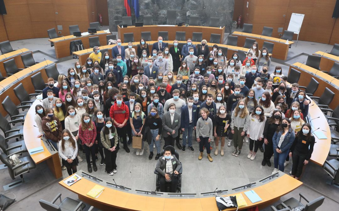 32. Nacionalni parlament